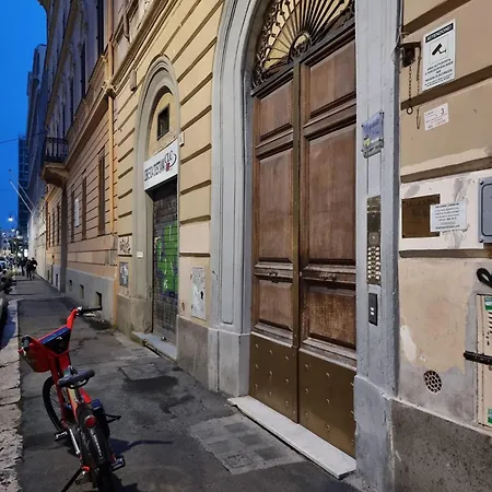 Domi 10 Apartment, Stazione Termini, Via Curtatone 12 Lägenhet Rom