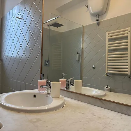 Domi 10 Apartment, Stazione Termini, Via Curtatone 12 * Rom