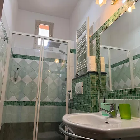 Domi 10 Apartment, Stazione Termini, Via Curtatone 12 Lägenhet Rom