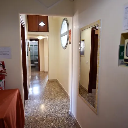 Lägenhet Domi 10 Apartment, Stazione Termini, Via Curtatone 12 *