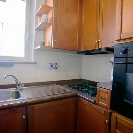 Domi 10 Apartment, Stazione Termini, Via Curtatone 12 Lägenhet *