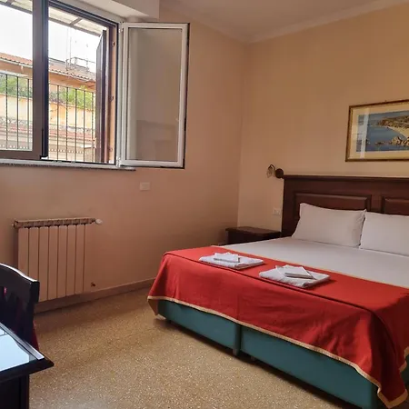 Domi 10 Apartment, Stazione Termini, Via Curtatone 12 Rome
