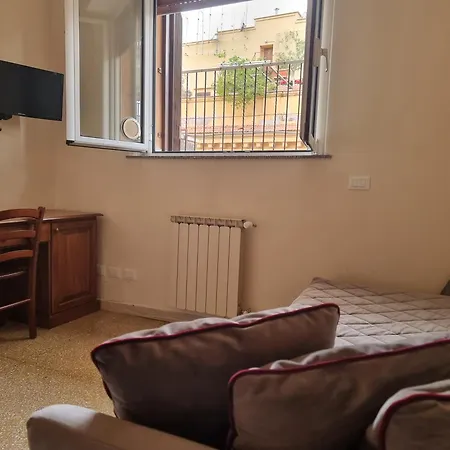 Domi 10 Apartment, Stazione Termini, Via Curtatone 12 Rome