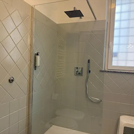 Domi 10 Apartment, Stazione Termini, Via Curtatone 12