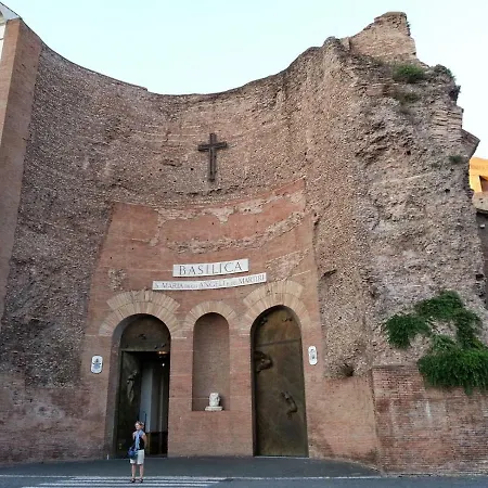 Domi 10 Apartment, Stazione Termini, Via Curtatone 12 *